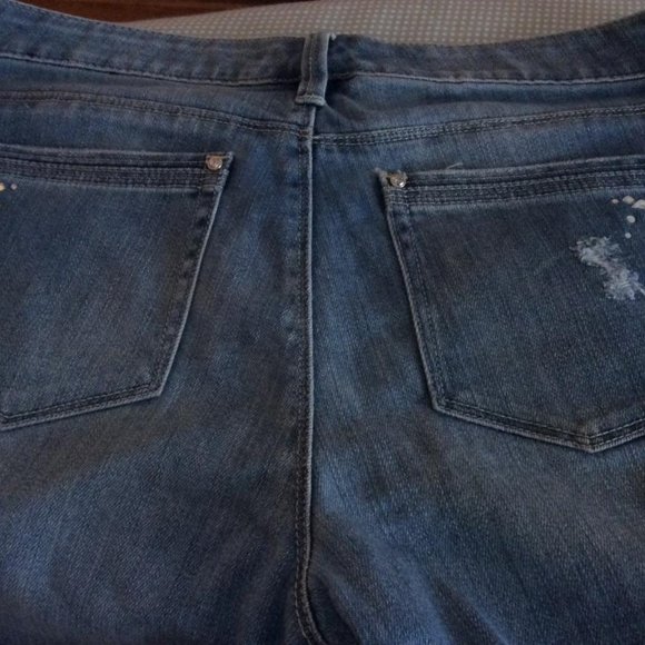 White House/Black Market Jewel-detail straight leg, low rise Jeans Women Size 4 - Picture 9 of 11